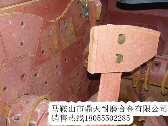 陜西興平1000混凝土攪拌機(jī)側(cè)襯板、側(cè)刮刀、側(cè)下刮刀價(jià)格