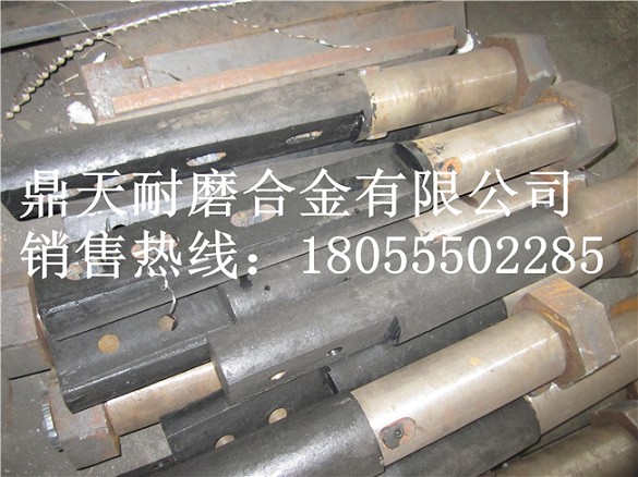 南方路機(jī)1500水泥攪拌機(jī)端襯板、南方路機(jī)側(cè)拌葉、攪拌臂銷售處