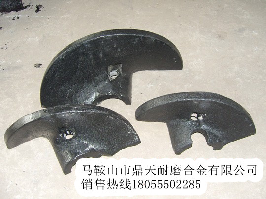 洛建瀝青攤鋪機(jī)配件，包括葉片、瓦蓋、熨平板低價(jià)供應(yīng)